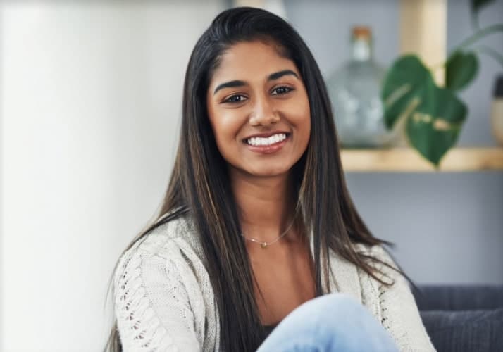 mobile-porcelain-veneers-image-min